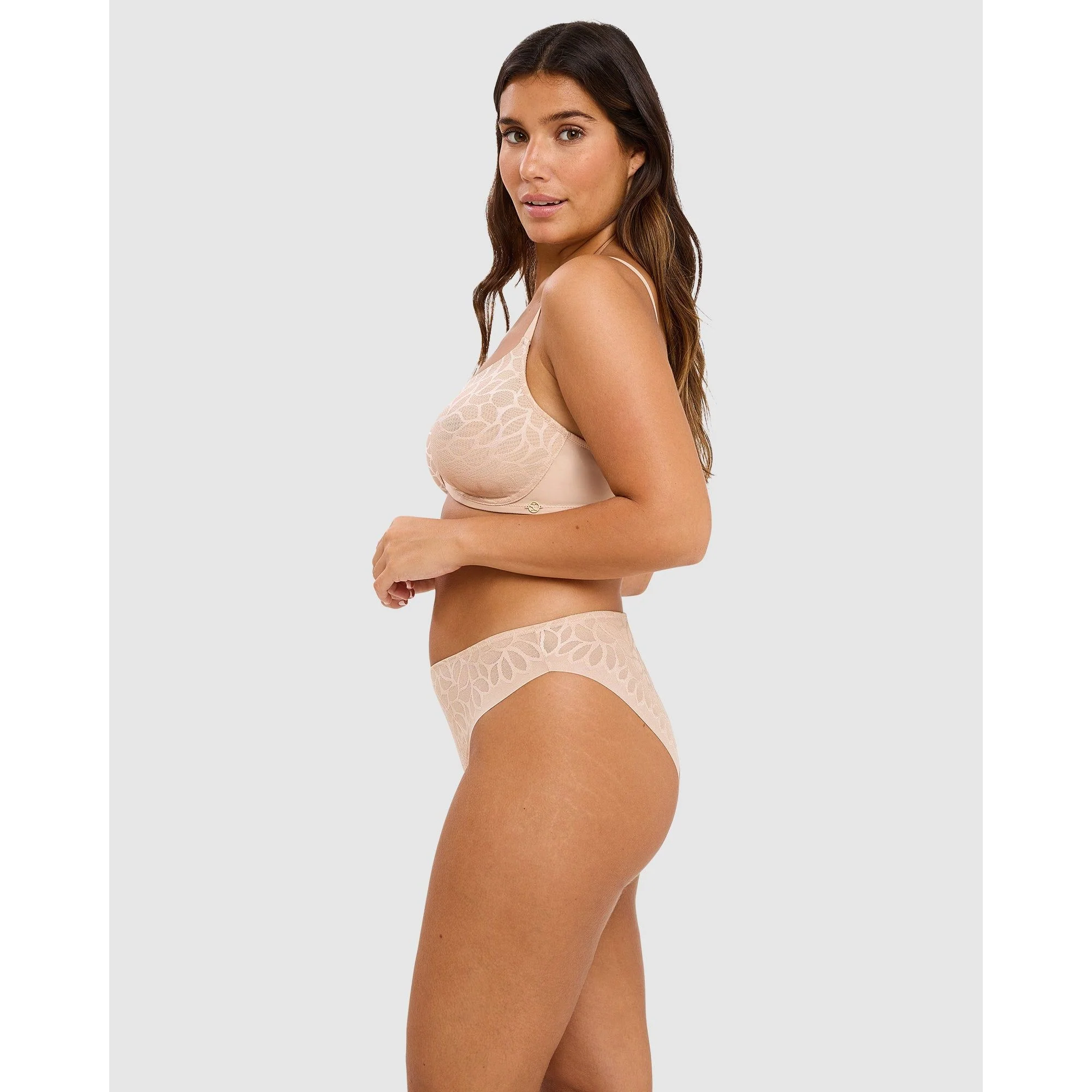 Perfect Curves Seamless Wirefree Soft Moulded Bra - Image 3