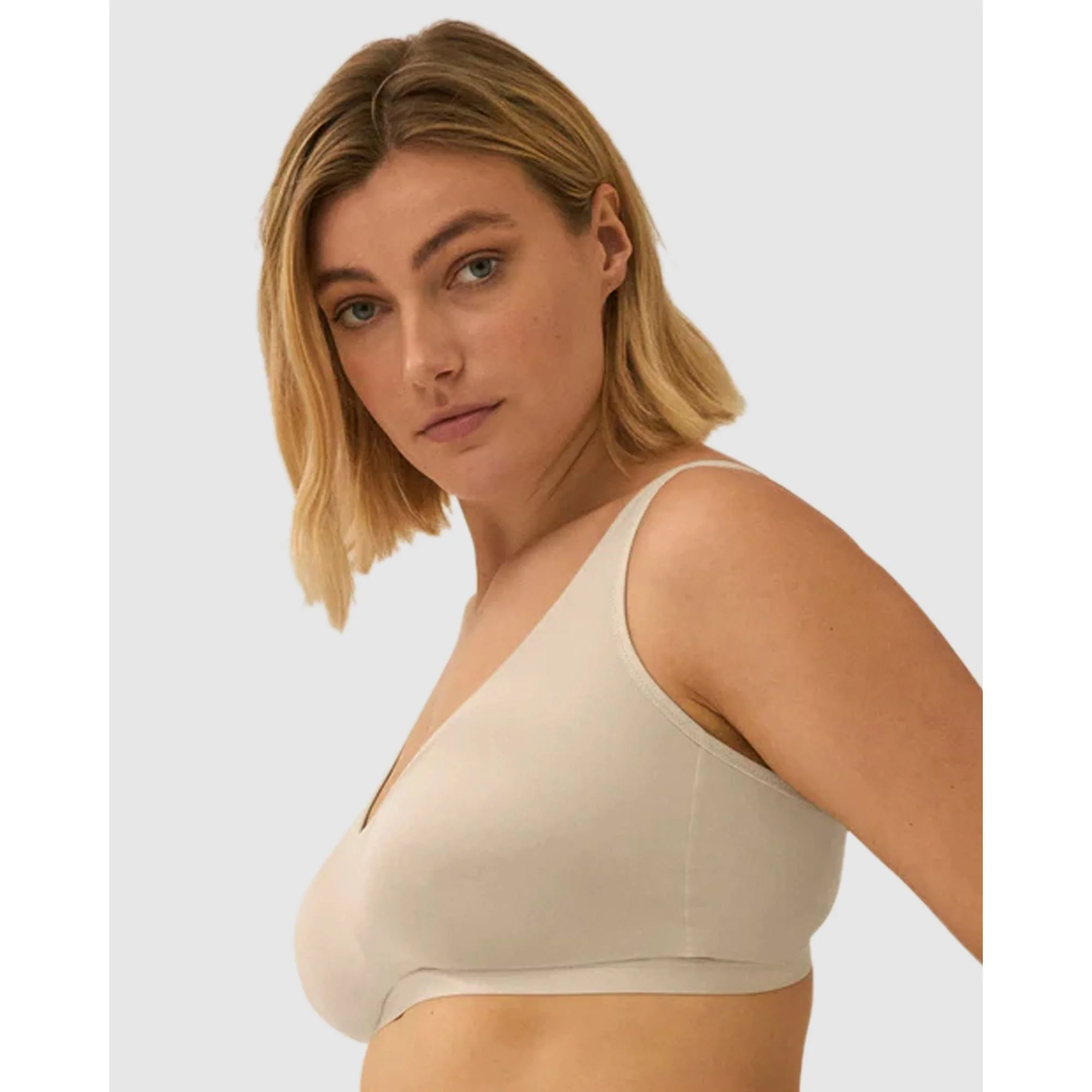 Thursday Wirefree Seamless Moulded Minimiser Bra - Image 3